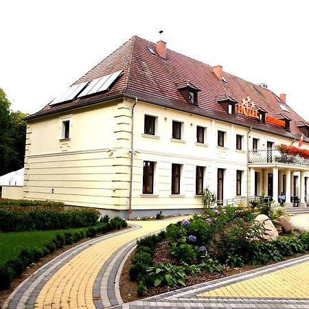 Hotel Swietoborzec Łobez Екстериор снимка