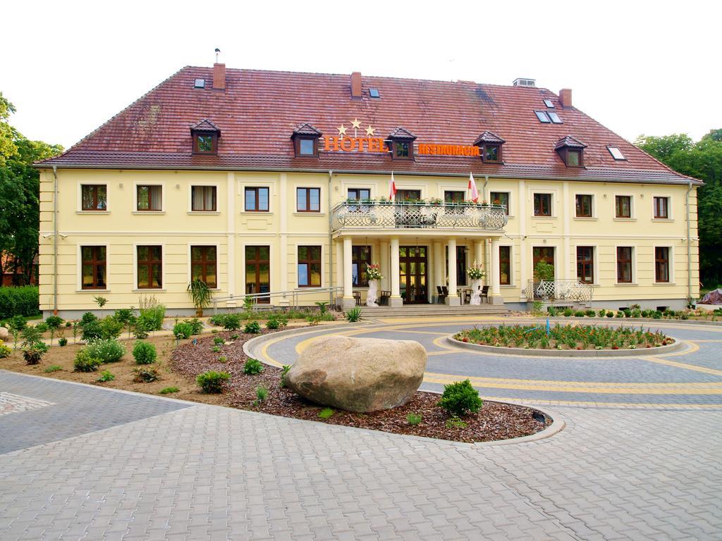 Hotel Swietoborzec Łobez Екстериор снимка