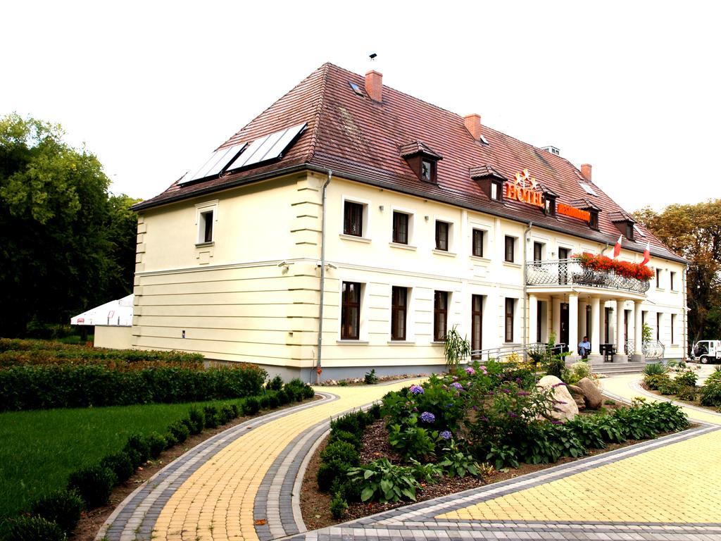 Hotel Swietoborzec Łobez Екстериор снимка