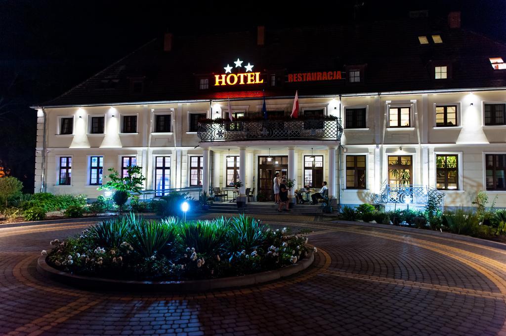 Hotel Swietoborzec Łobez Екстериор снимка