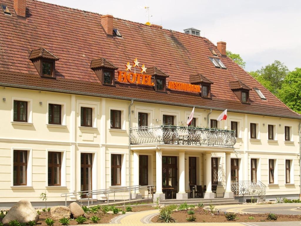 Hotel Swietoborzec Łobez Екстериор снимка